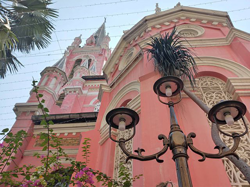 Nhà thờ Tân Định được xây dựng từ năm 1870, là một trong những nhà thờ có tuổi đời cổ nhất thành phố TP.HCM